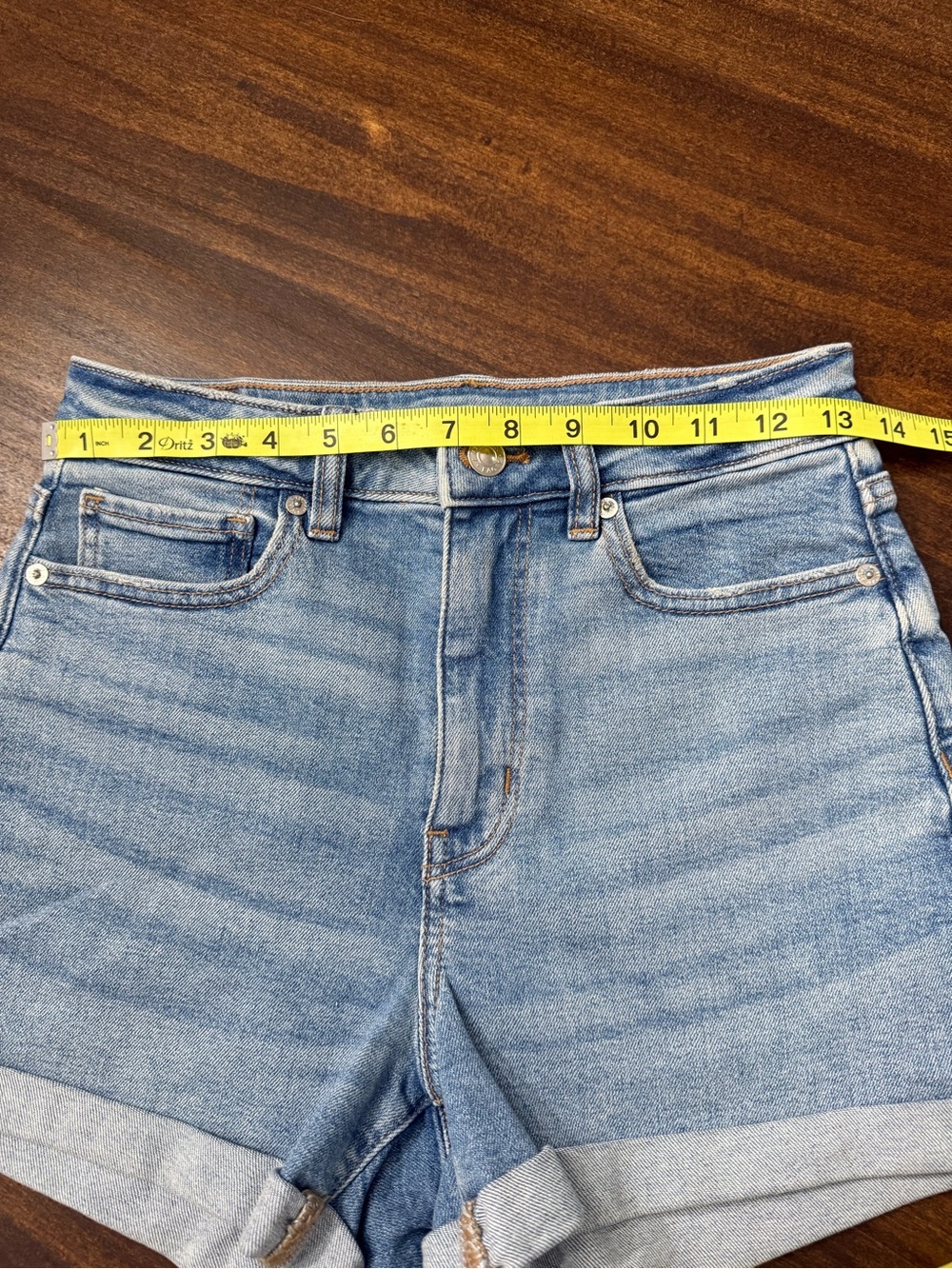 American Eagle Outfitters Light Wash Denim Roll Cuff Shorts - Picture 4 of 6
